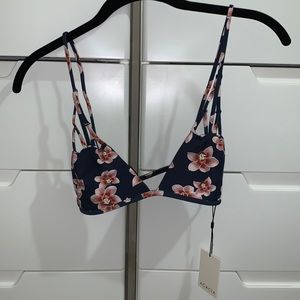 ACACIA Santorini Top in Isle